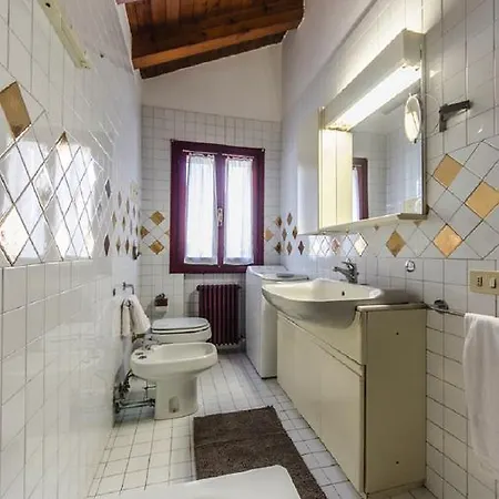 Novalesi Red House Holiday home