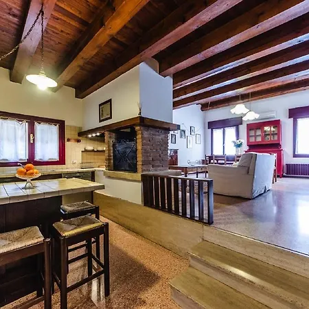 Holiday home Novalesi Red House