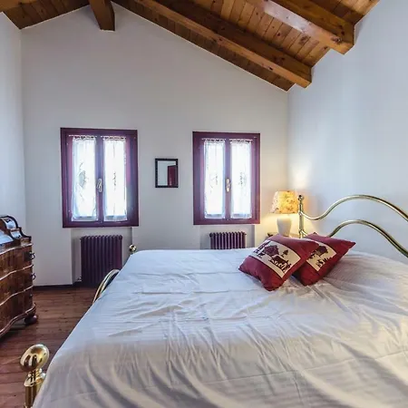 Holiday home Novalesi Red House Noale